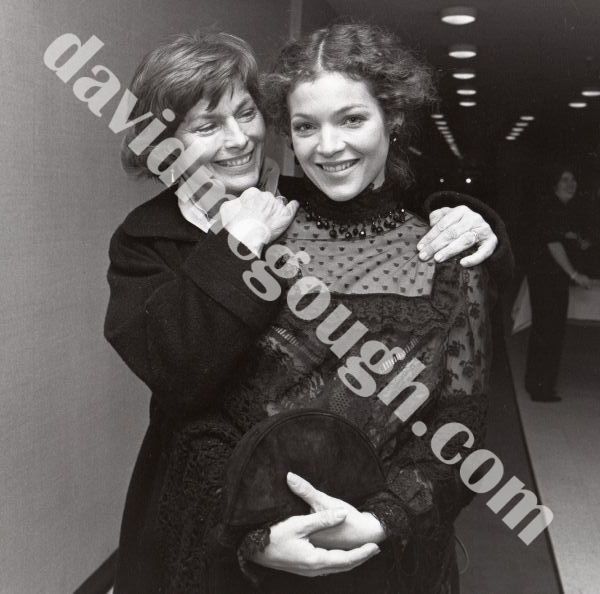 Amy Irving and Mom, 1987, NY1.jpg